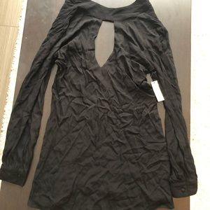 Cut out dress with flare sleeves